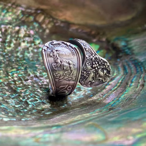 Spoon Legacy® – Anillo Artesanal Ajustable de Plata Esterlina Hecho con Cucharas Antiguas